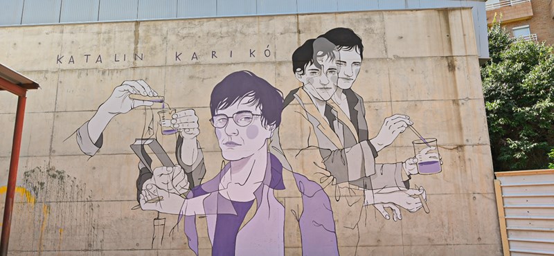 Spanyolországban is óriás falfestményről néz ránk Karikó Katalin